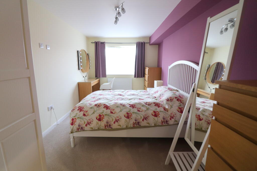 Apartment in Luton - More