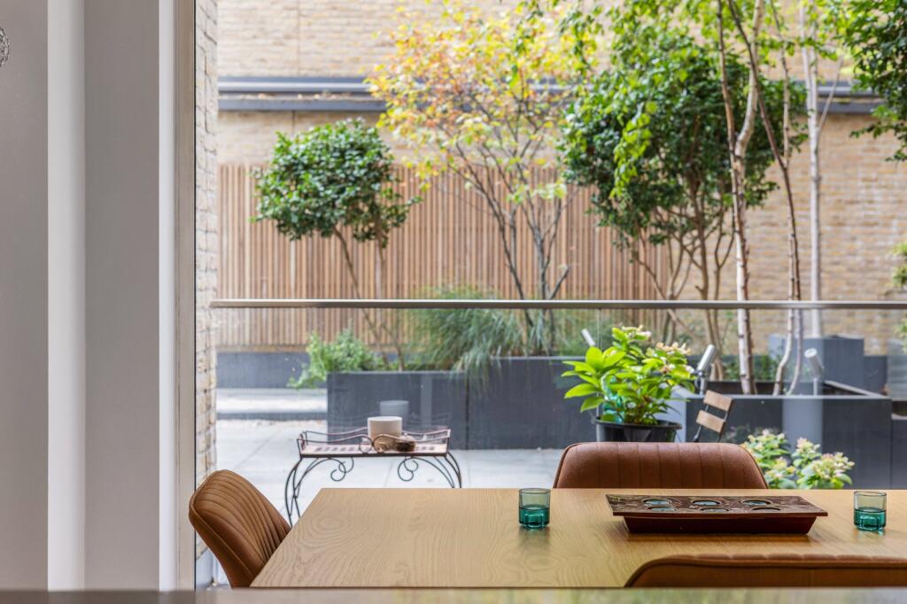 Apartment in London - View 5