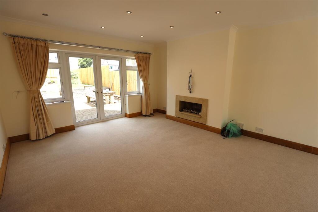 House in Cardiff, Peterston-super-Ely - View 2