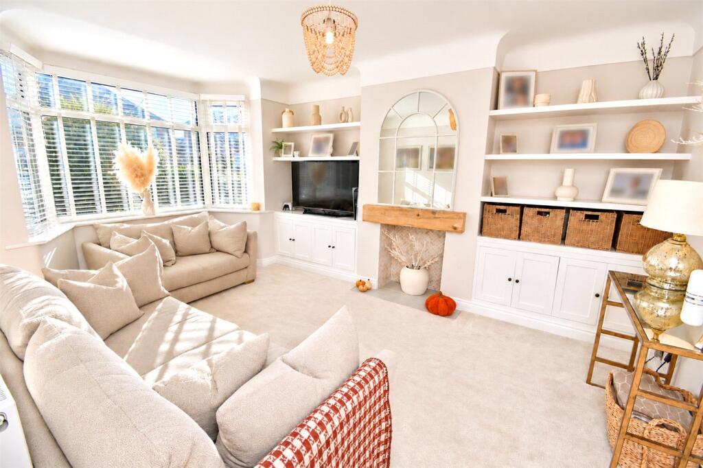 Caulfield Drive, Greasby, Wirral photo 2