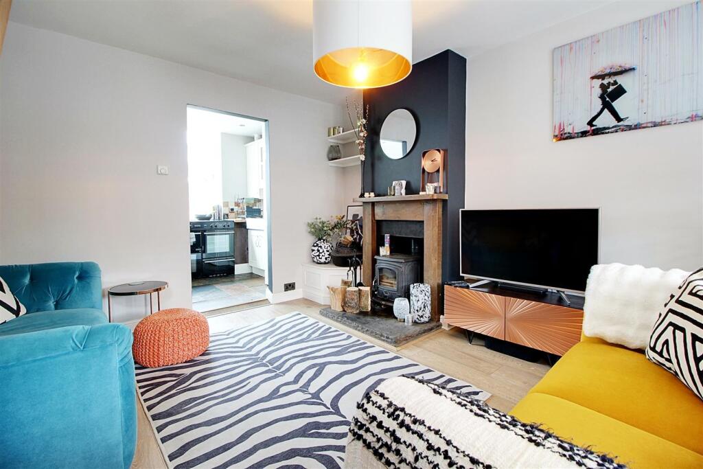 House in Dacorum, Hall Park, Berkhamsted - View 2