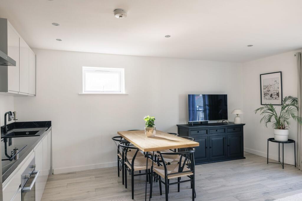 Apartment in Tandridge, Whyteleafe - View 4