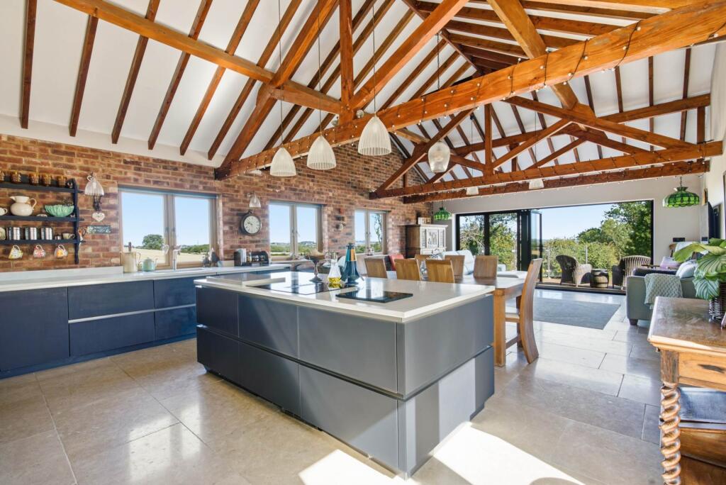 House in Milton Keynes, Hogshaw - View 4