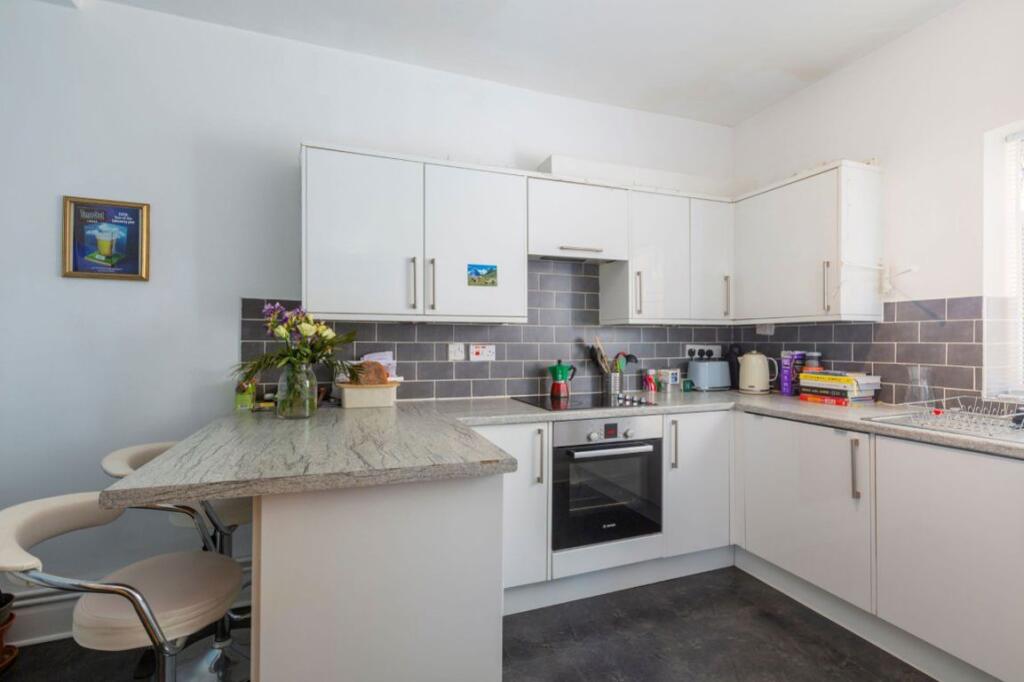 Apartment in Tonbridge - View 3