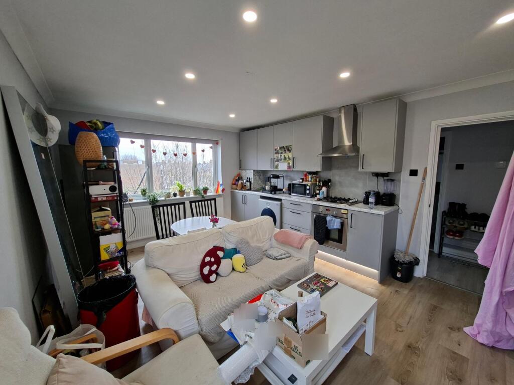 Main image of property: Green Lanes, London, N16