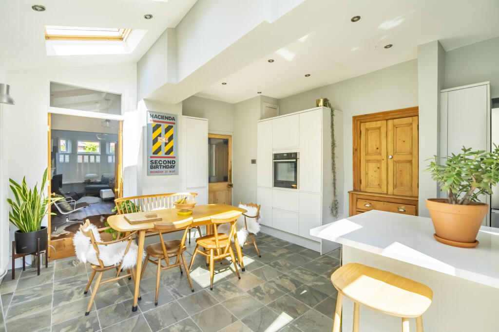 House in York - View 3