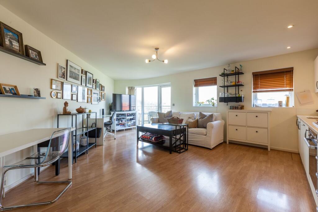 Apartment in London, Bethnal Green - View 2