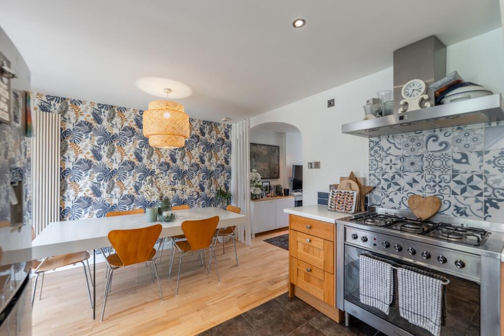House in St Neots, Eynesbury - More