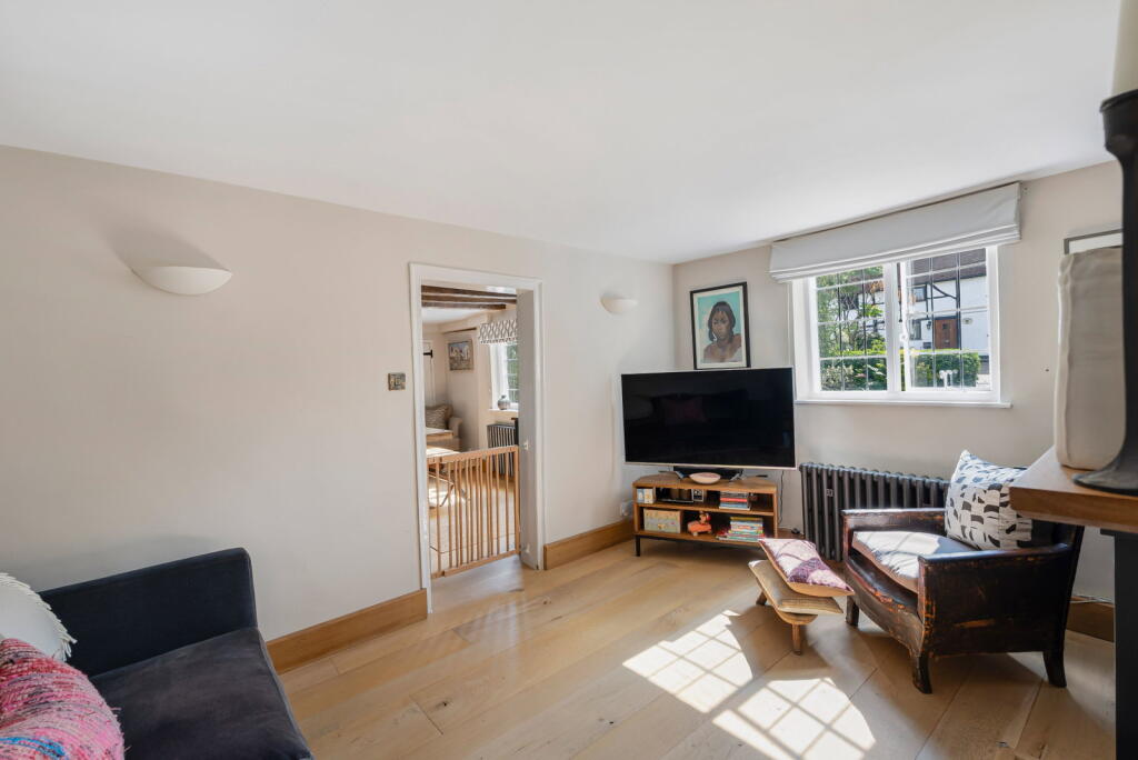 128 Binscombe, Godalming, GU7 3QL photo 4