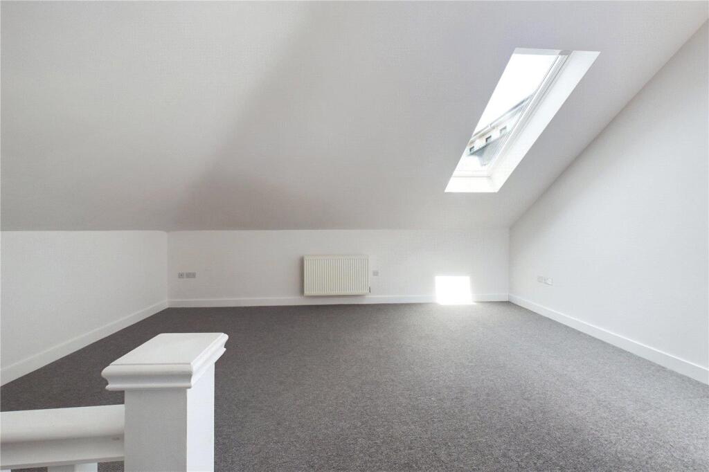House in Redhill - View 3
