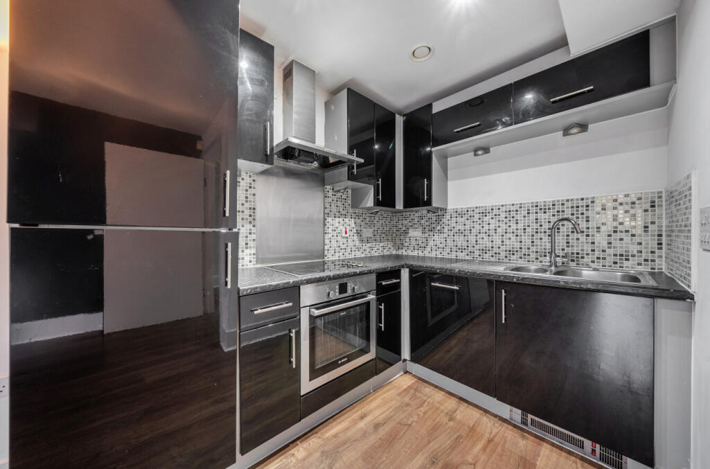 Apartment in Manchester, City Centre - View 5