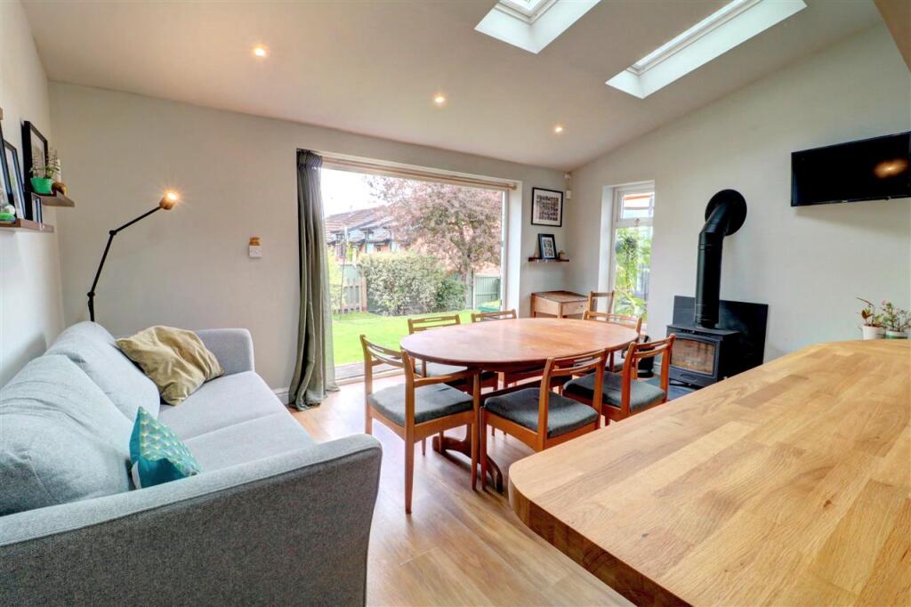Hadrian Drive, Coleshill photo 4