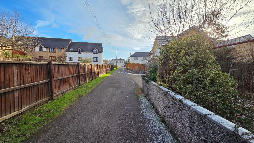 Yew Tree Lane, Caerleon, NP18 photo 4