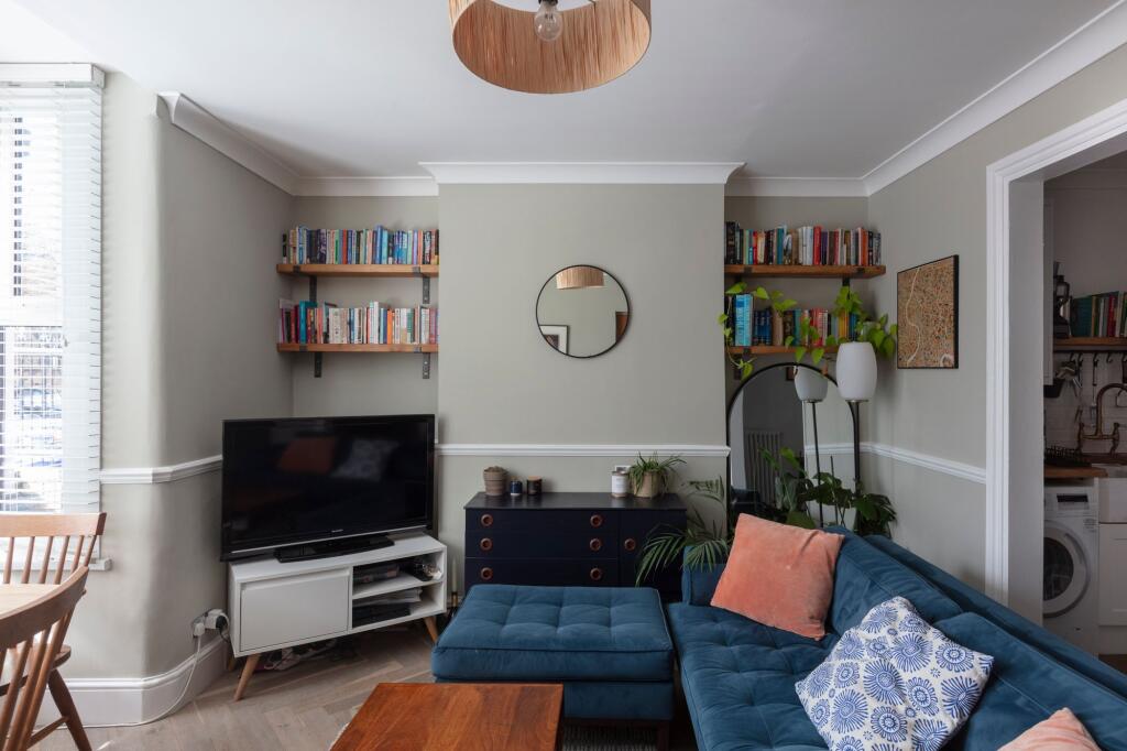 Pretoria Road, Leytonstone, London, E11 photo 3