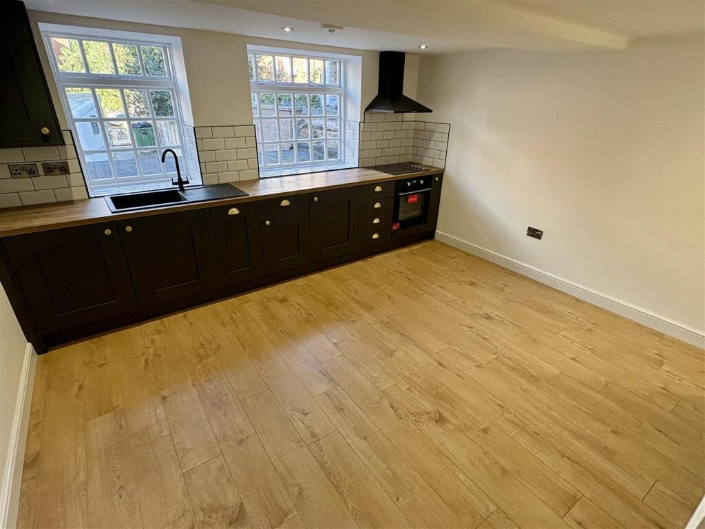 Main image of property: Newland, Lincoln