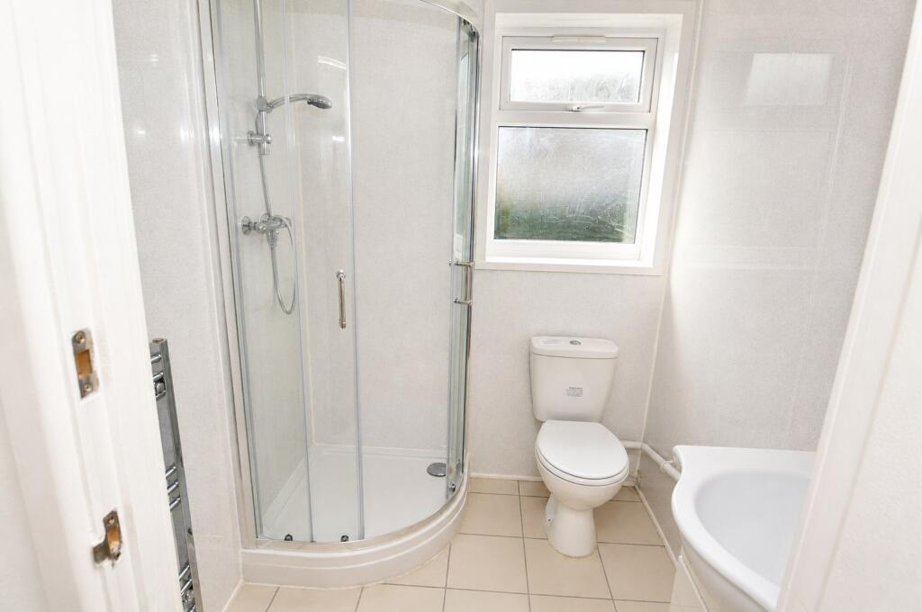 6 bedroom house for rent