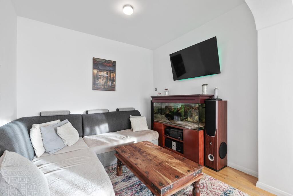House in London - View 5
