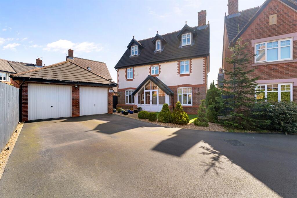 Main image of property: Wellcroft Gardens, Lymm