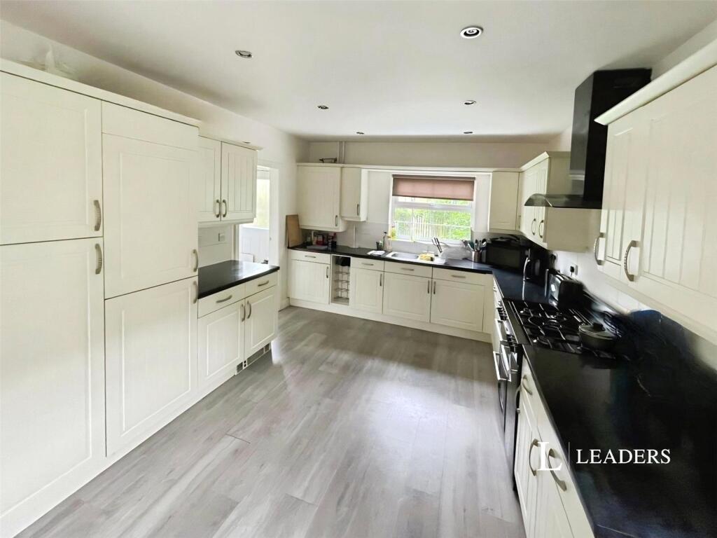 House in West Lindsey, Greetwell - View 3