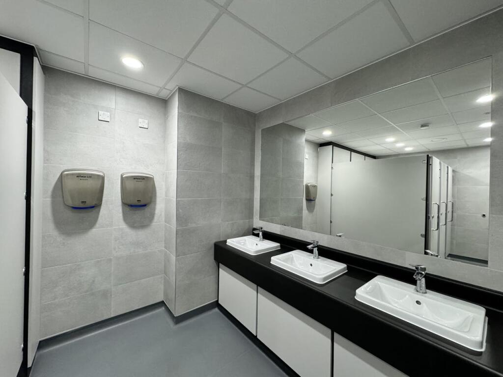 Aero WC.jpeg