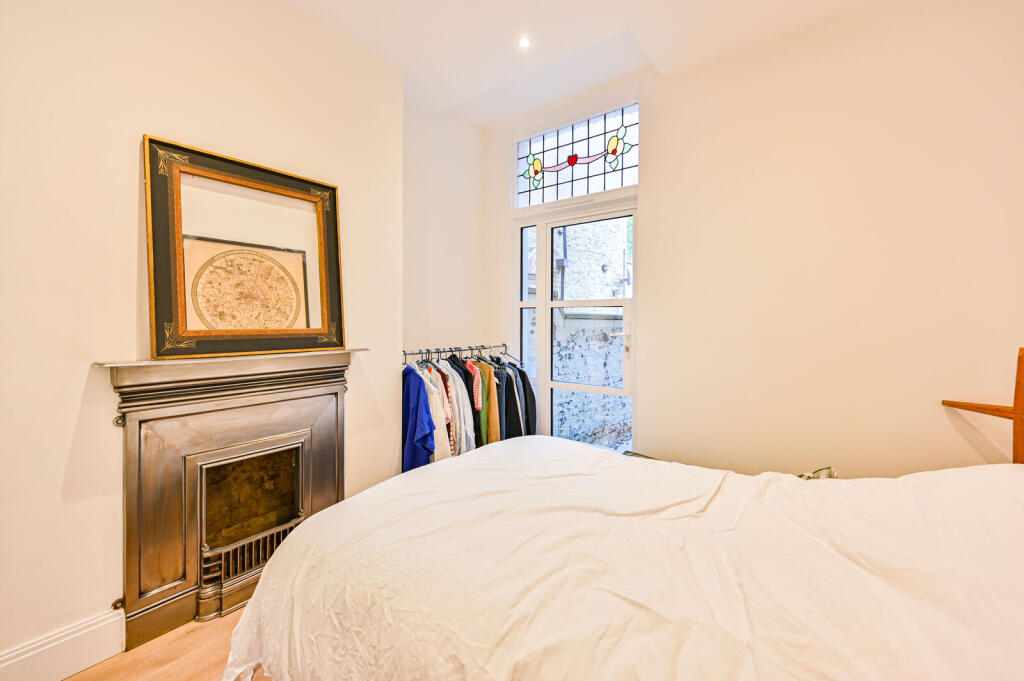 Apartment in London - More