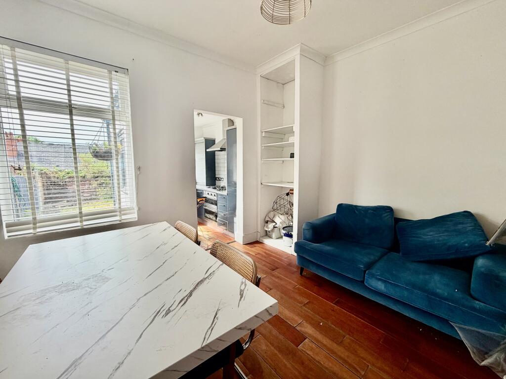 Hamilton Road, Sheffield, S5 - More