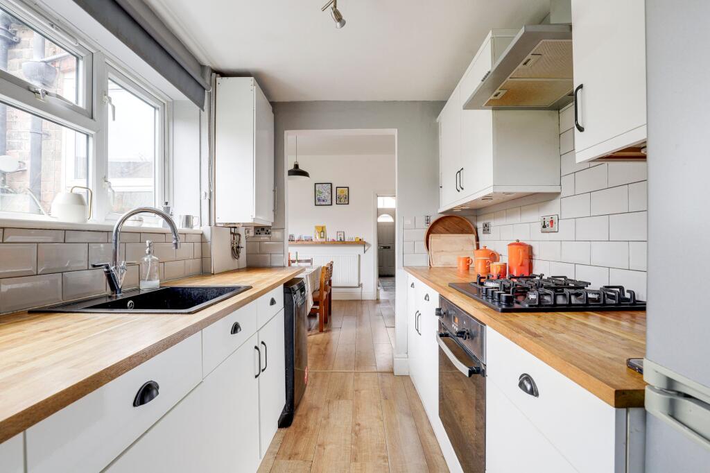 3 bedroom terraced house for sale in Woolmer Road, Nottingham, NG2 - More