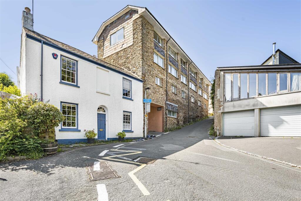 Main image of property: Blueball, The Grove, Totnes