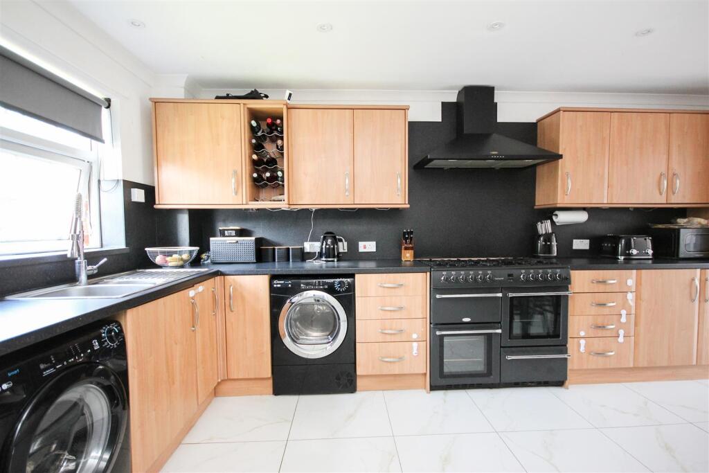 Muirfield Road, Wellingborough - View 6