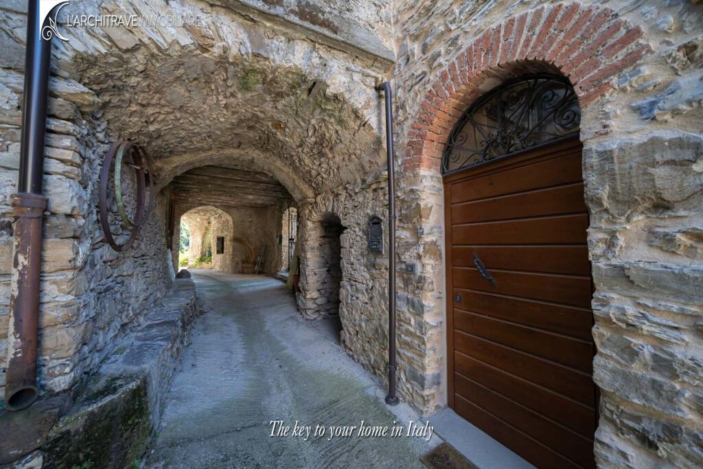 Main image of property: Tuscany, Lunigiana, Licciana Nardi