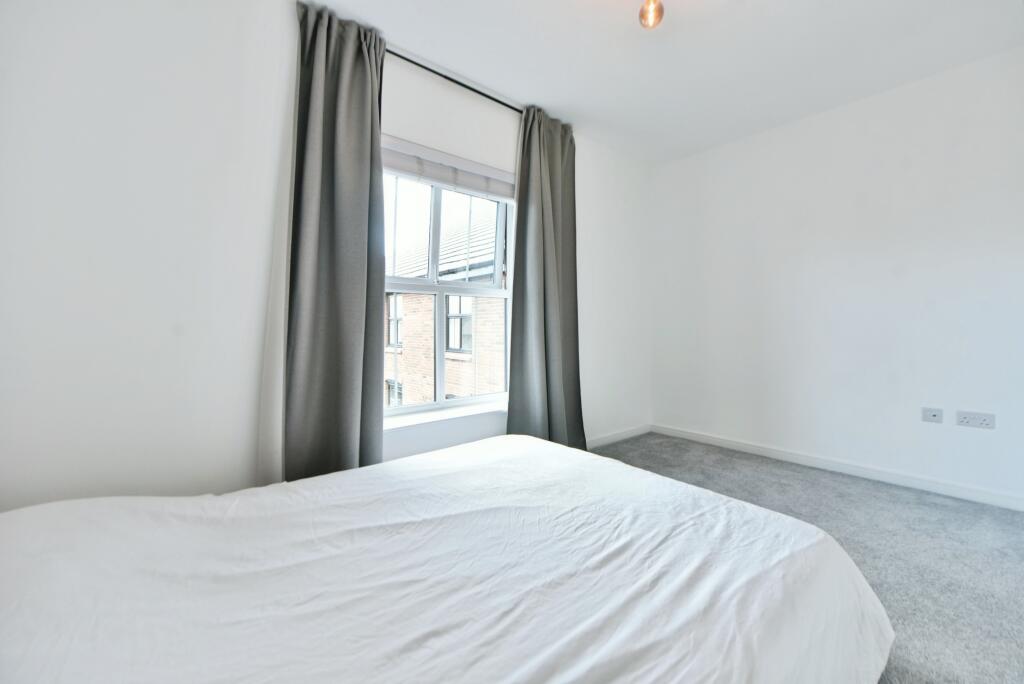 Quinn Square, Manchester, M43 photo 2
