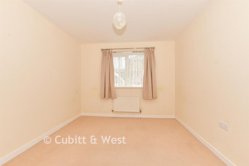 Apartment in Horsham, Pulborough - View 6