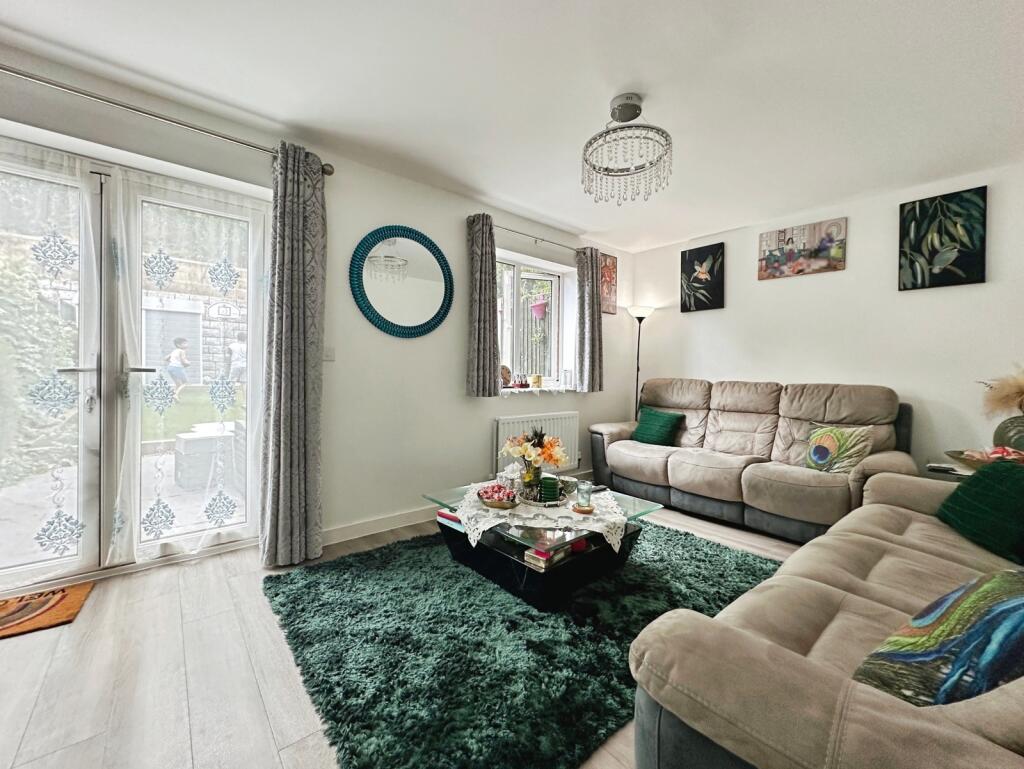 House in Guildford - View 2