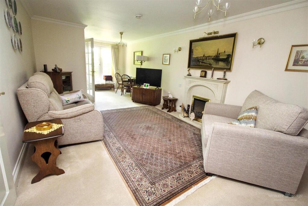 Bath Road, Calcot, Reading photo 4