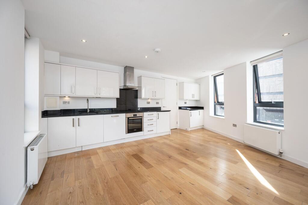 Apartment in London - More