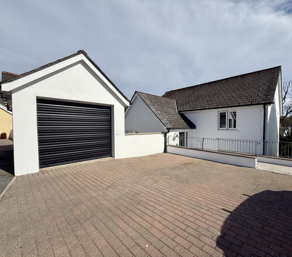 Main image of property: Swallow Dale, Saundersfoot, Pembrokeshire, SA69