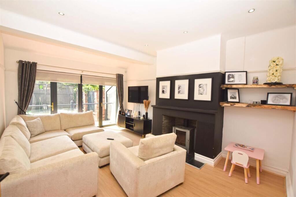 House in Rochdale, Greater Manchester - View 4