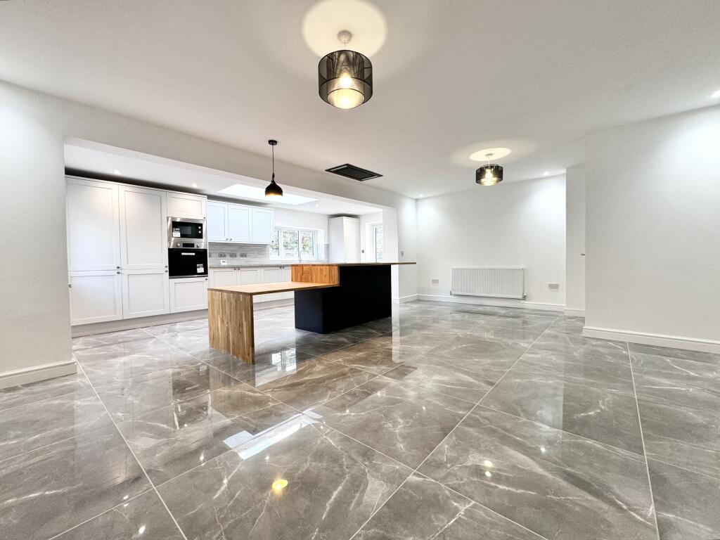 House in Hirwaun - View 3