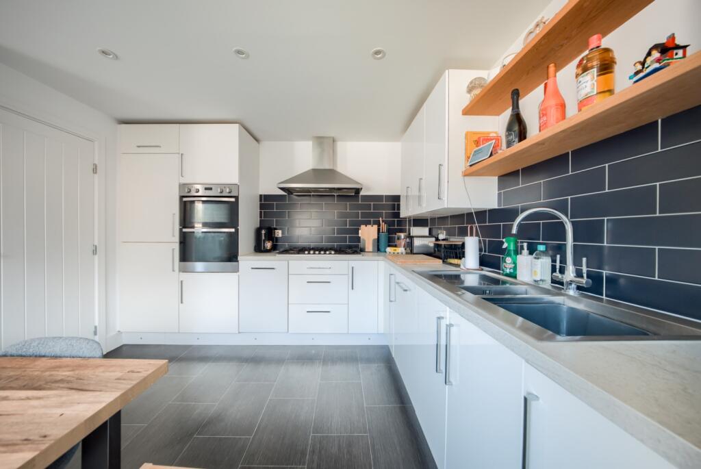 Macbeth Road, Meon Vale, CV37 photo 3