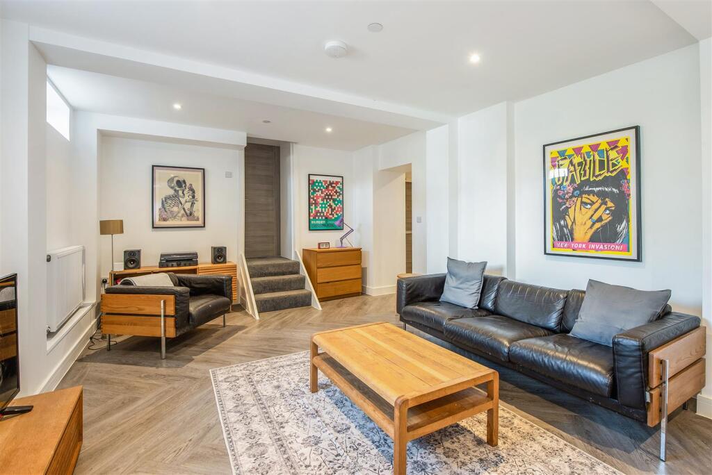 Apartment in Portsmouth, Fratton - View 4