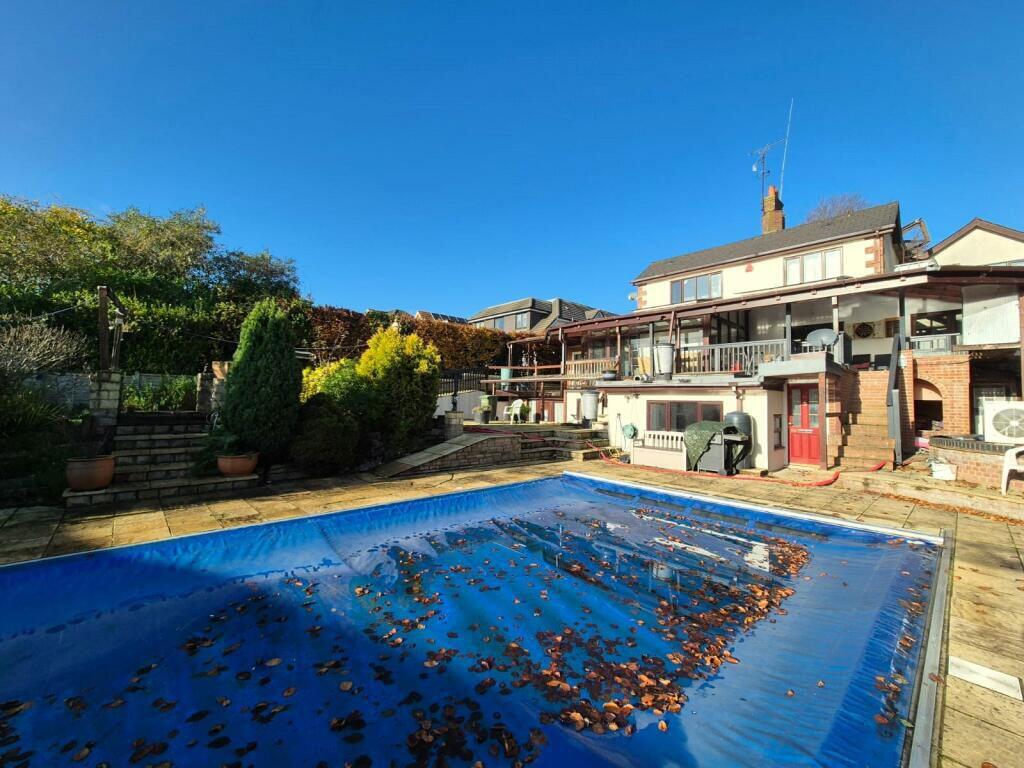 Main image of property: Kings Road, Alton, Hampshire, GU34 1PZ