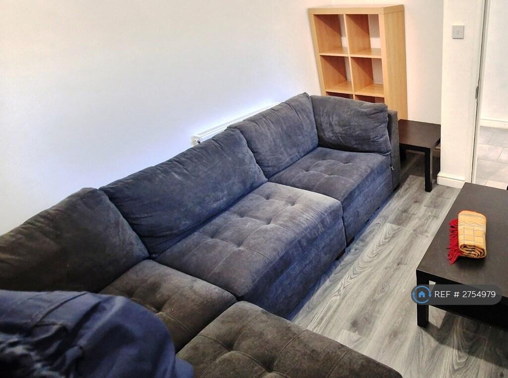 1 bedroom house share for rent