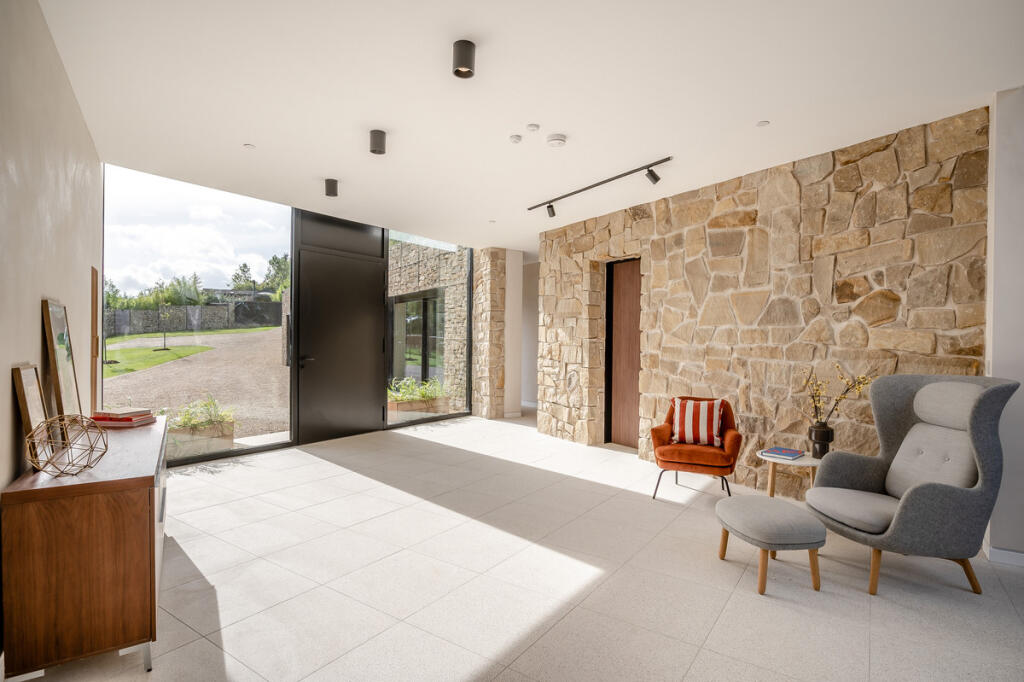 House in Stratford-on-Avon, Luddington - More