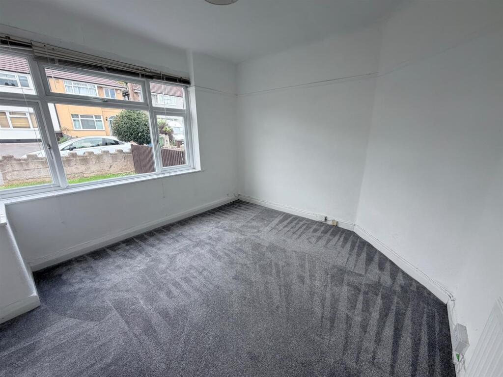 House in Stoke-on-Trent - View 3