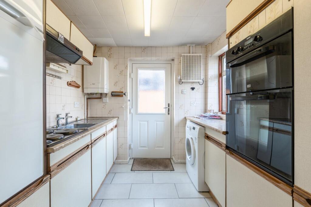 House in Warwick, Lillington, Royal Leamington Spa - View 3