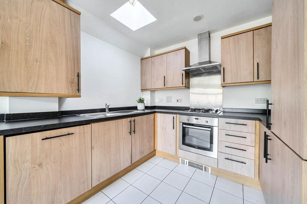 Apartment in Southampton - View 5