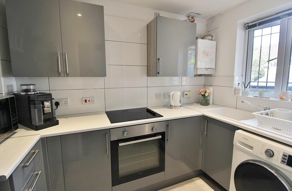 Merlin Close, Cowplain photo 3