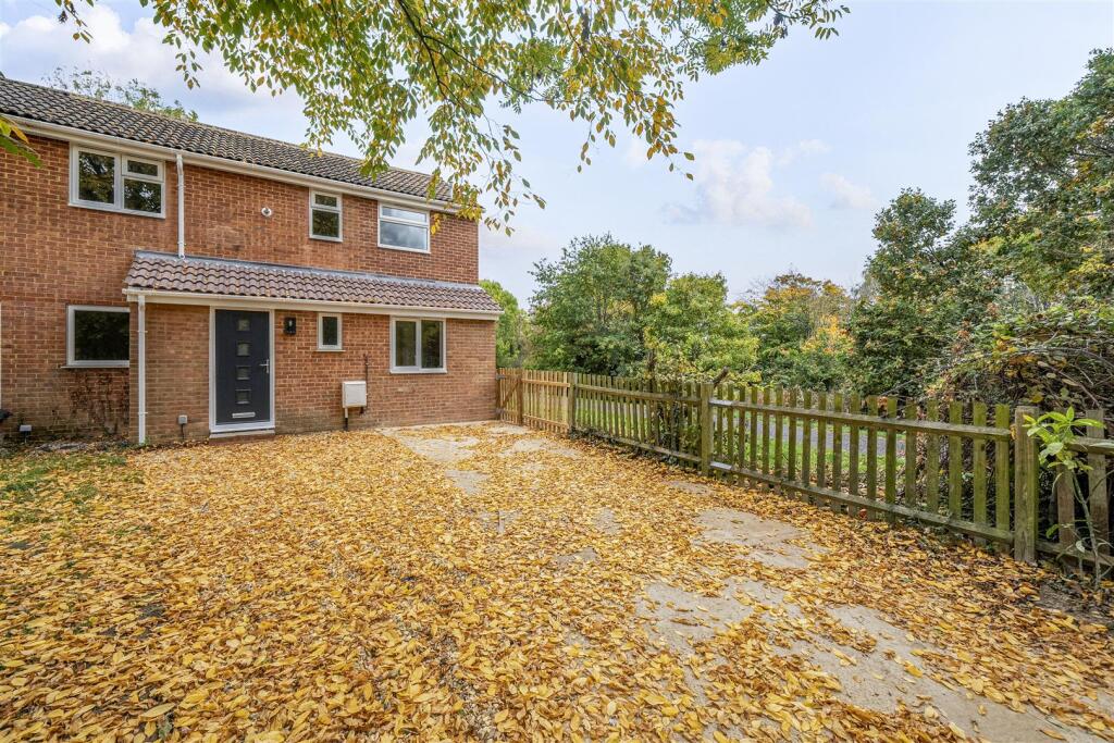Main image of property: Venus Close, Wokingham, Berkshire, RG41 3GG