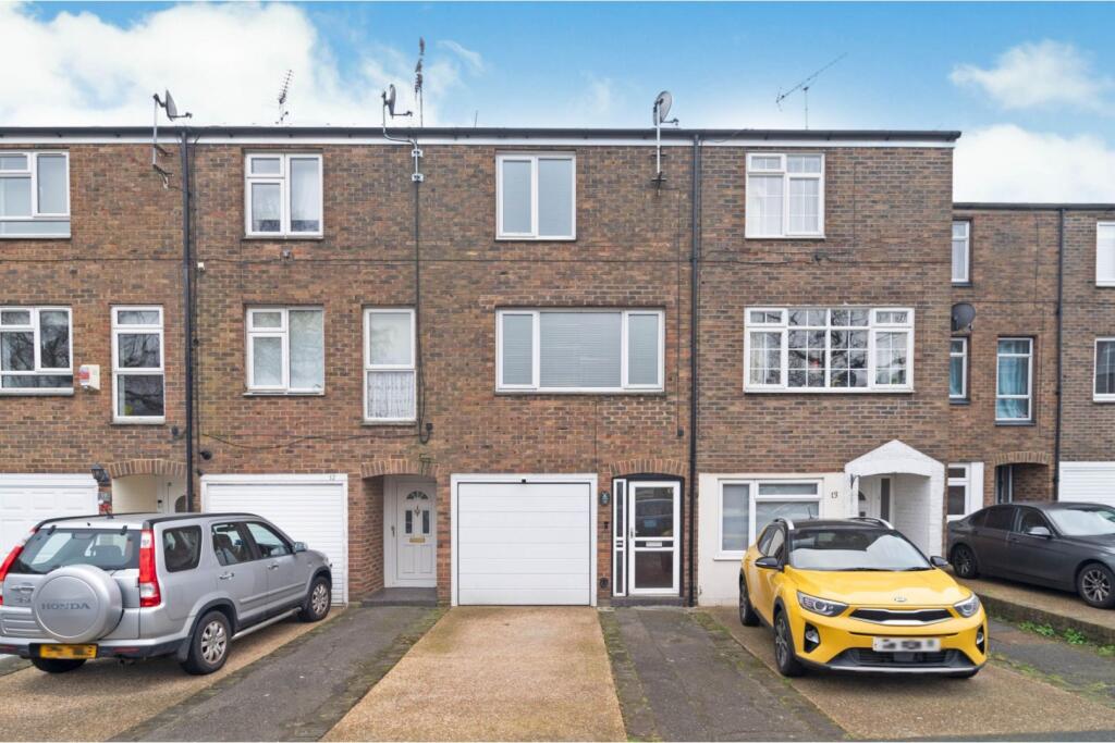 Main image of property: Corcorans, Brentwood, CM15