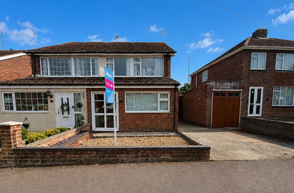 Main image of property: Hillview Crescent, Banbury, Oxfordshire